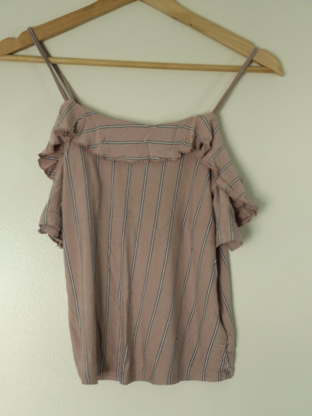 American Eagle Off the Shoulder Cropped Top